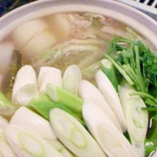 白菜とねぎと豚バラの白味噌鍋